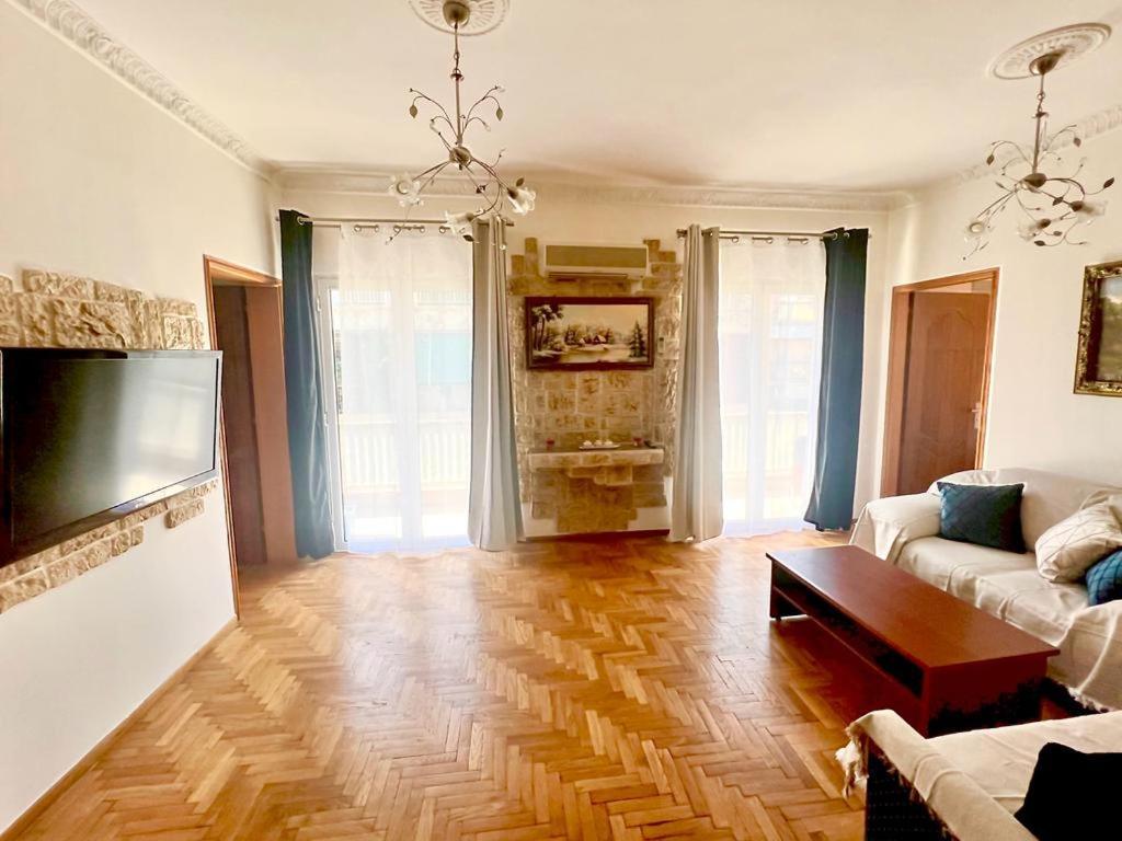 Neoclassical 2Bed In Kallimarmaro 雅典 外观 照片